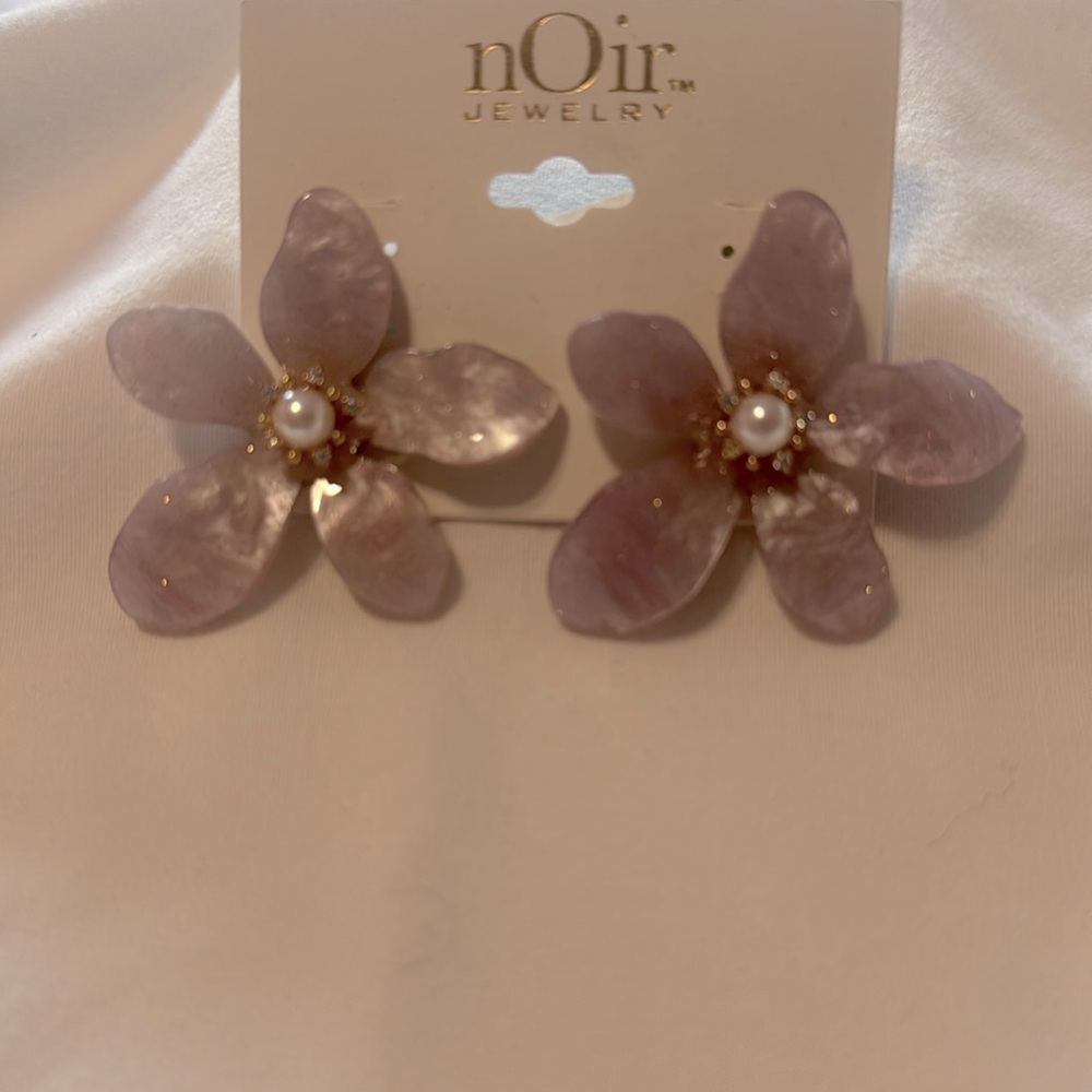 Noir Flower Earrings